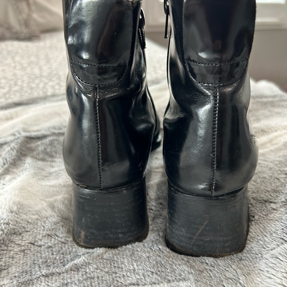 Kenneth Cole black leather boots; size 8 - Picture 3 of 5
